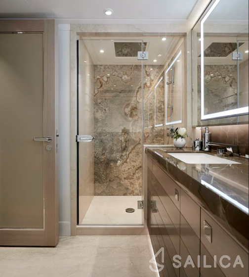 Heesen 51 - Yacht Charter Sailica