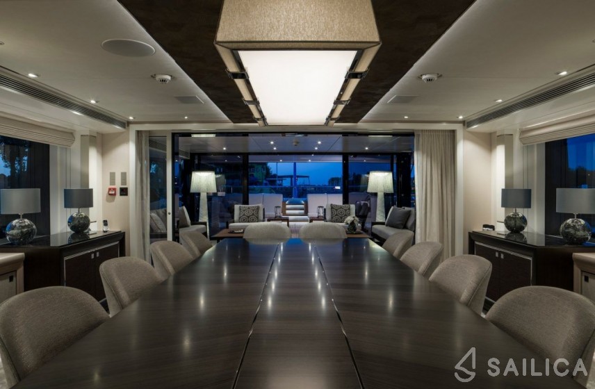 Heesen 51 - Yacht Charter Sailica