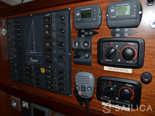 Delphia 47 - Yacht Charter Sailica