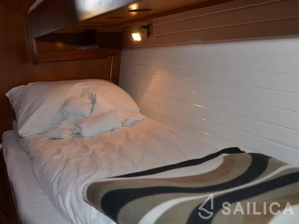Delphia 47 - Yacht Charter Sailica
