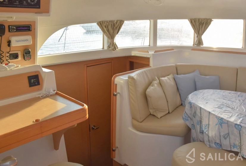 Lagoon 380 - Yacht Charter Sailica