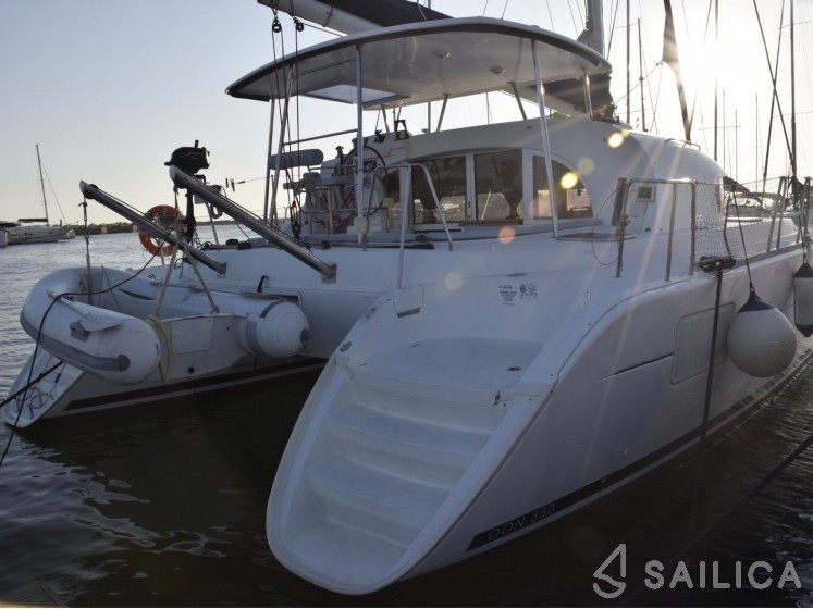 Lagoon 380 - Yacht Charter Sailica