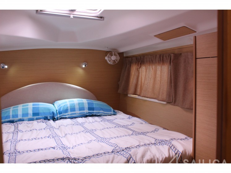 Lagoon 380 - Yacht Charter Sailica