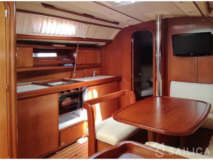 Dufour 385 GL - Yacht Charter Sailica