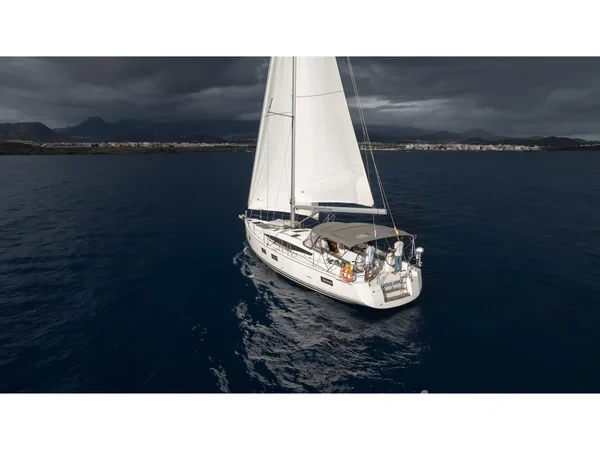 Jeanneau 54 - Yacht Charter Sailica