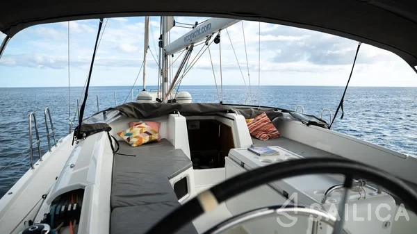 Jeanneau 54 - Yacht Charter Sailica