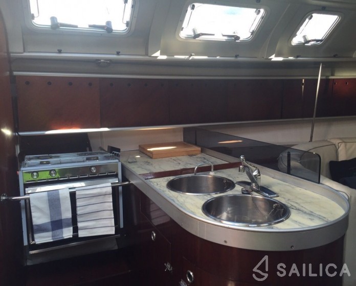 Oceanis 41 - Yacht Charter Sailica