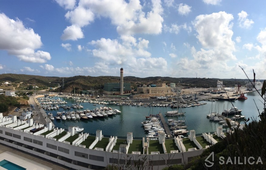 Oceanis 41 - Yacht Charter Sailica
