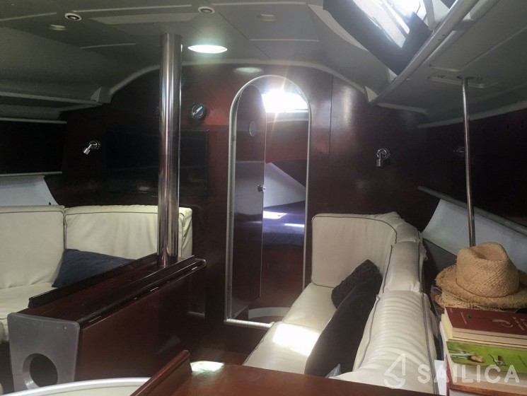Oceanis 41 - Yacht Charter Sailica