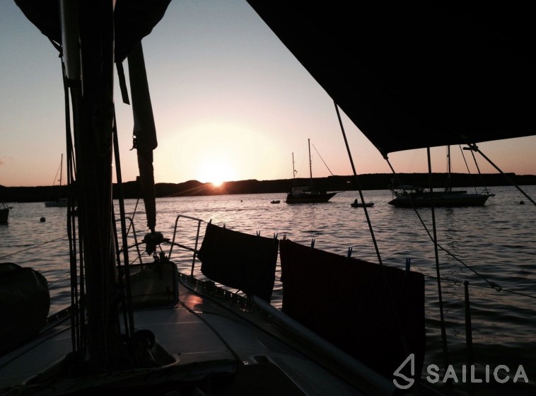 Oceanis 41 - Yacht Charter Sailica