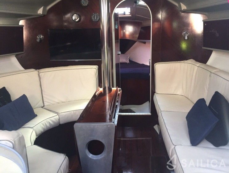 Oceanis 41 - Yacht Charter Sailica