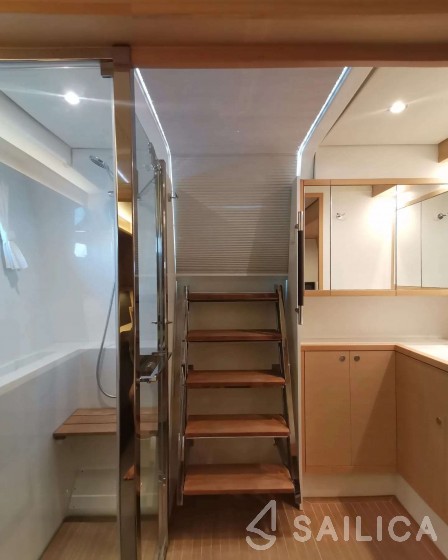 Lagoon 560 S2 - Yacht Charter Sailica
