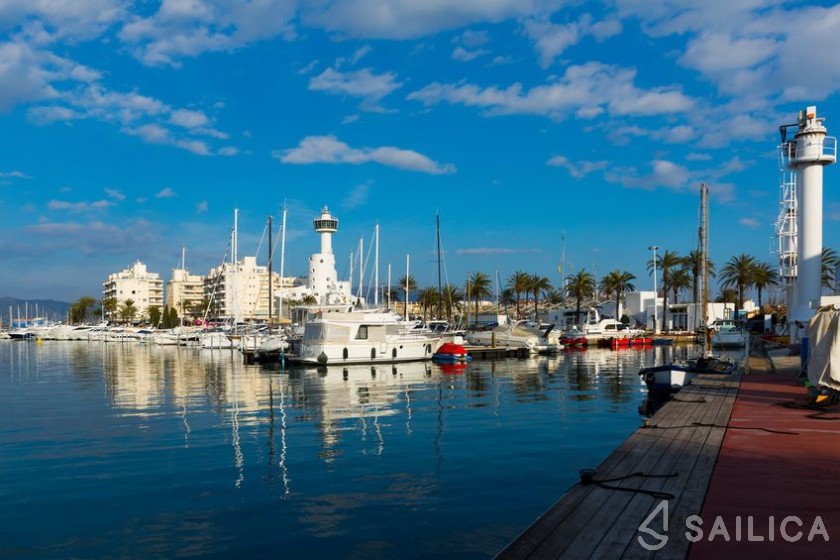 Oceanis 38 - Yacht Charter Sailica