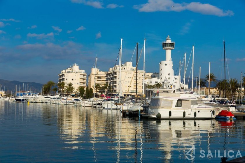 Oceanis 38 - Yacht Charter Sailica