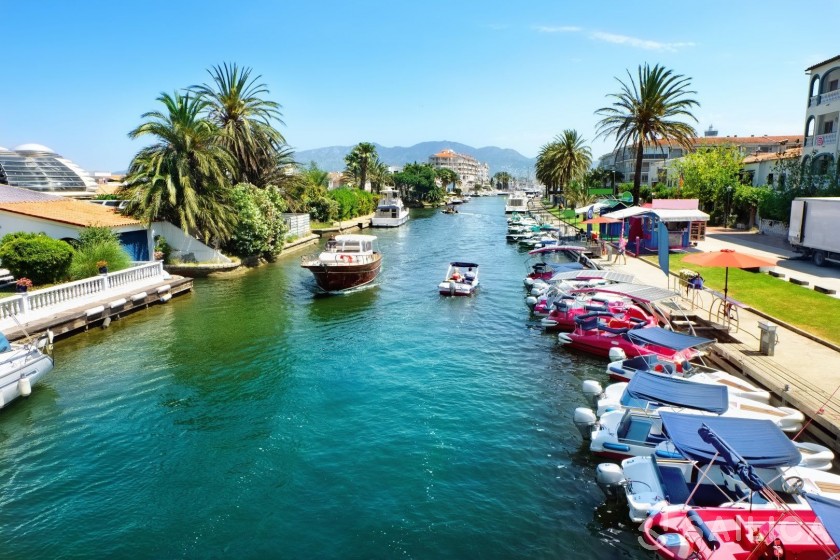 Oceanis 38 - Yacht Charter Sailica