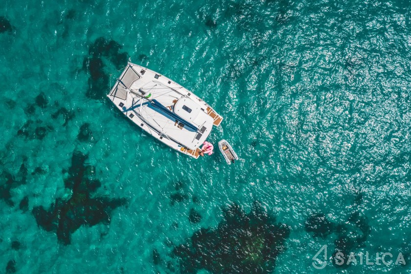 Lagoon 450 S - 4 + 2 cab. - Yacht Charter Sailica