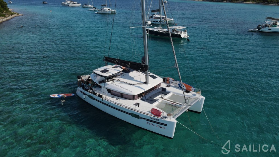 Lagoon 450 S - 4 + 2 cab. - Yacht Charter Sailica