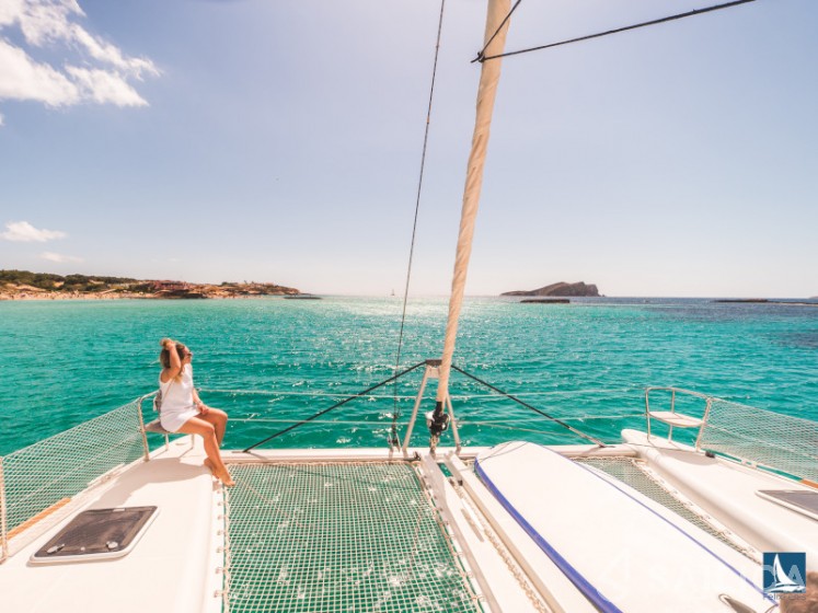 Lagoon 450 S - 4 + 2 cab. - Yacht Charter Sailica