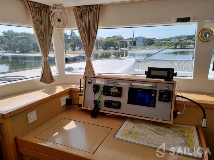 Lagoon 450 S - 4 + 2 cab. - Yacht Charter Sailica
