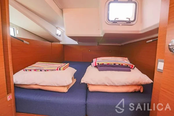 Sun Odyssey 440 - Yacht Charter Sailica