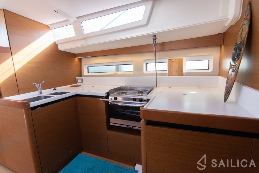 Sun Odyssey 490 - Yacht Charter Sailica