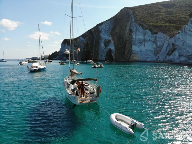 Sun Odyssey 349 - Yacht Charter Sailica