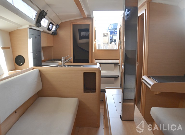 Sun Odyssey 349 - Yacht Charter Sailica