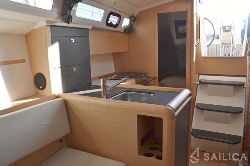 Sun Odyssey 349 - Yacht Charter Sailica