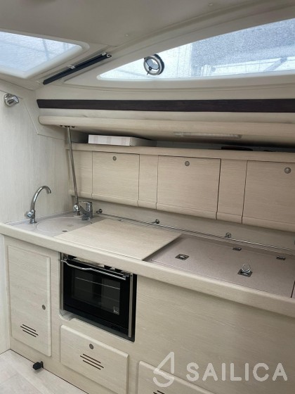 Delphia 40 - Yacht Charter Sailica