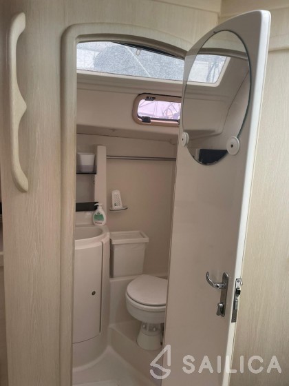 Delphia 40 - Yacht Charter Sailica