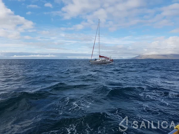 Ovni 445 - Yacht Charter Sailica
