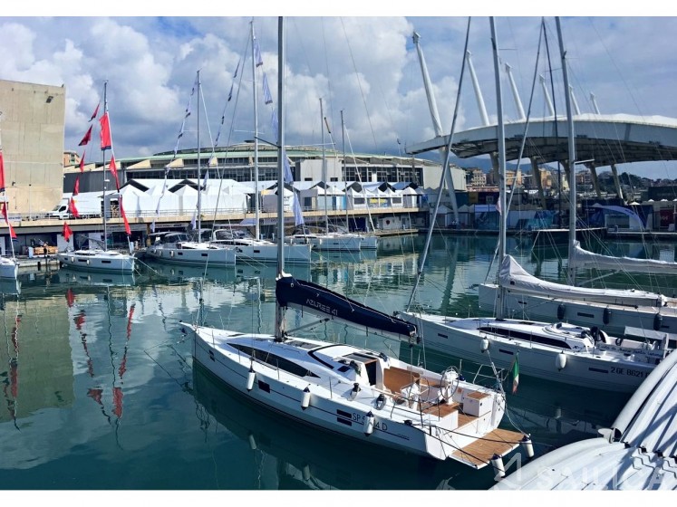 Azuree 41 - Yacht Charter Sailica