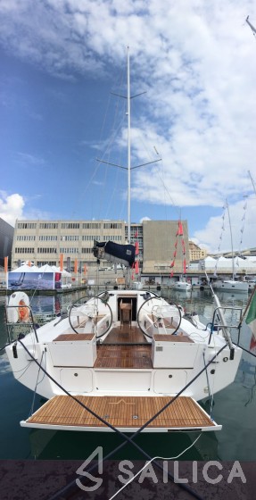 Azuree 41 - Yacht Charter Sailica