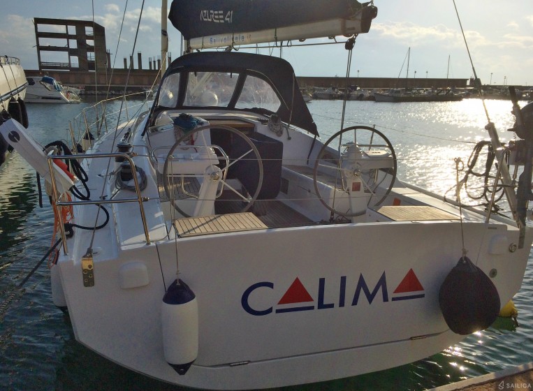 Azuree 41 - Yacht Charter Sailica