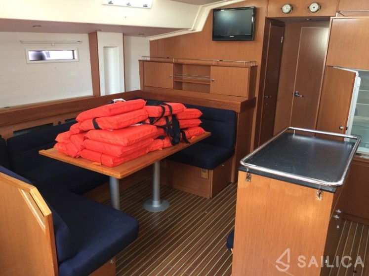 Bavaria 55 Cruiser - Yacht Charter Sailica
