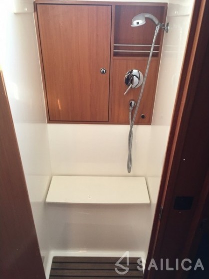 Bavaria 45 Cruiser - Yacht Charter Sailica
