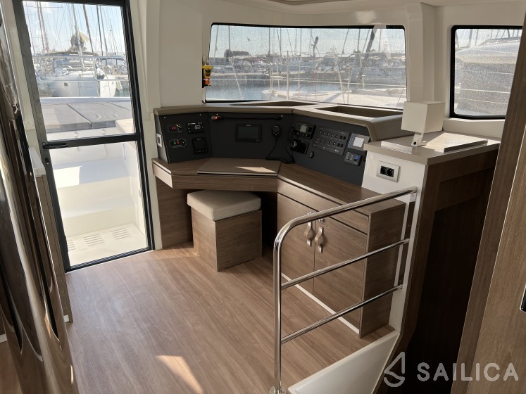 Bali 4.4 - Yacht Charter Sailica