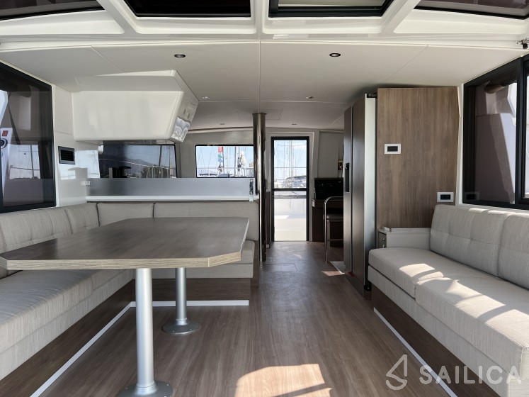 Bali 4.4 - Yacht Charter Sailica