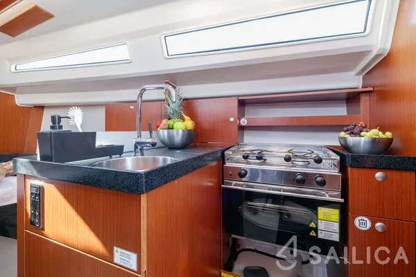 Hanse 315 - Yacht Charter Sailica