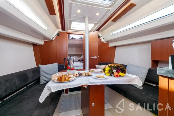 Hanse 315 - Yacht Charter Sailica