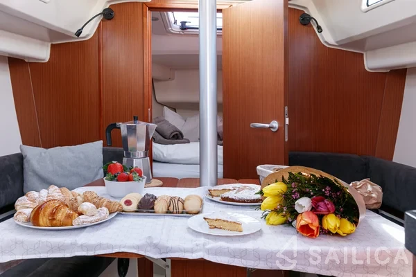 Hanse 315 - Yacht Charter Sailica