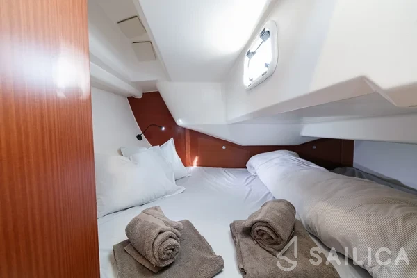 Hanse 315 - Yacht Charter Sailica