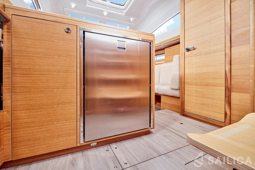 Elan Impression 40.1 - Yacht Charter Sailica
