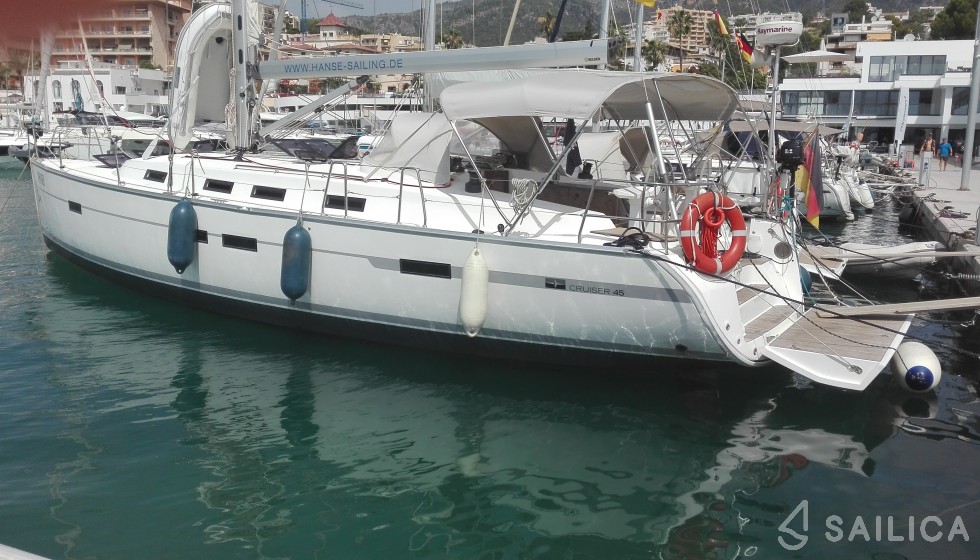 Bavaria 45 Cruiser - Yacht Charter Sailica