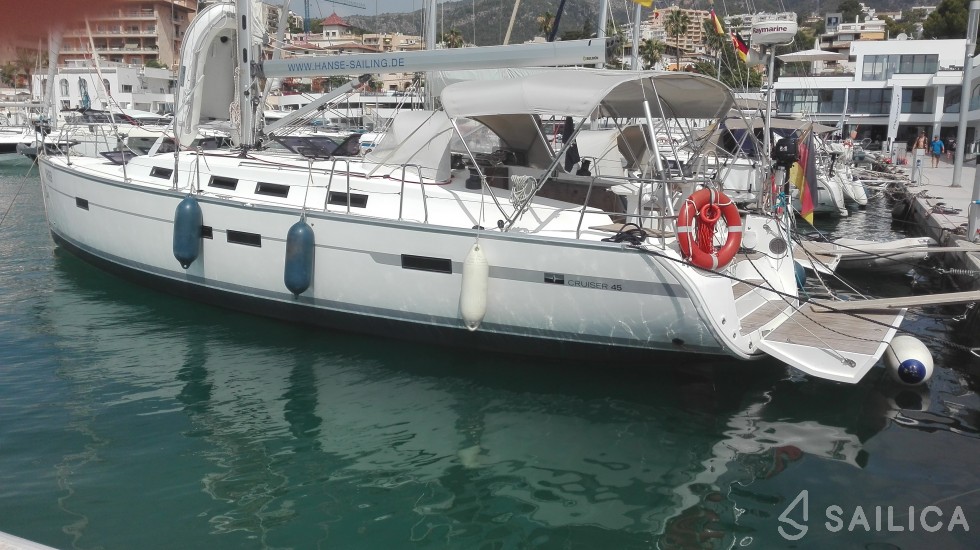 Bavaria 45 Cruiser - Yacht Charter Sailica