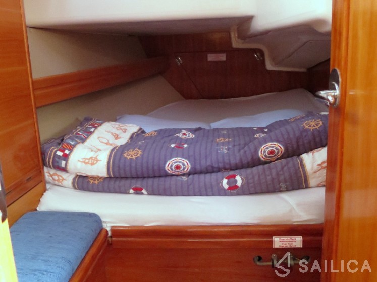 Bavaria 37 Cruiser - Yacht Charter Sailica