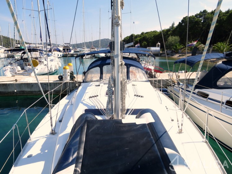 Bavaria 37 Cruiser - Yacht Charter Sailica