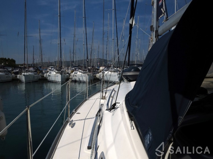 Bavaria 37 Cruiser - Yacht Charter Sailica
