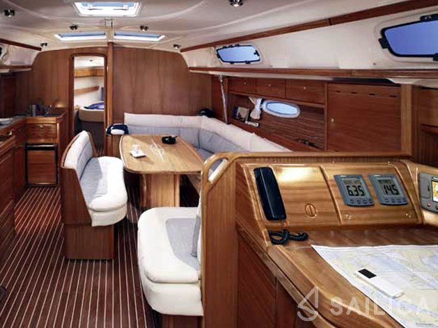 Bavaria 42 Cruiser - Yacht Charter Sailica