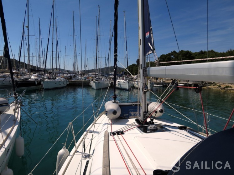Sun Odyssey 36i - Yacht Charter Sailica